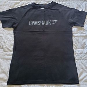 Gymshark Men's L shirt